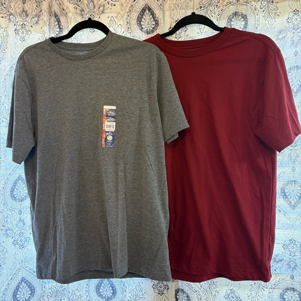 George Red And‎ Gray Short Sleeve Tees Size Medium (Lot Of 2)